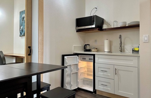 Newberg Cabaña | European Style Cottage in Oregon's Willamette Valley Wine Country - Cottage #5