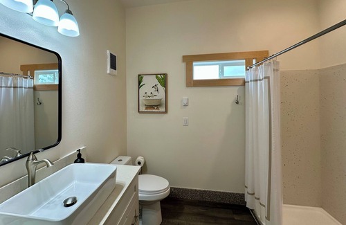 Newberg Cabaña | European Style Cottage in Oregon's Willamette Valley Wine Country - Cottage #5