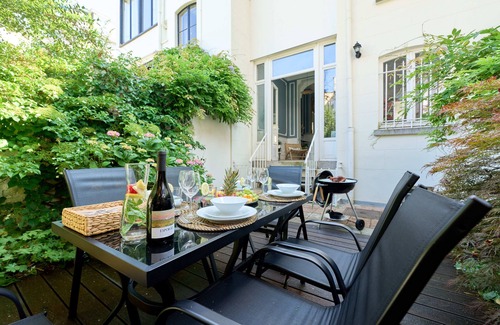 Wijk van de Squares Apartamento | European Union/Grand Place: Luxurious 6-BR Mansion