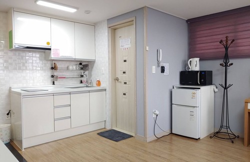 Hallim Condominio | Eutteum Won Pension