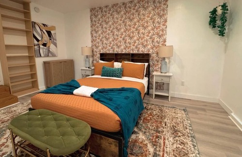 Venice Casa | EV Charger Ready! Fabulous Indiana 4B3B Home