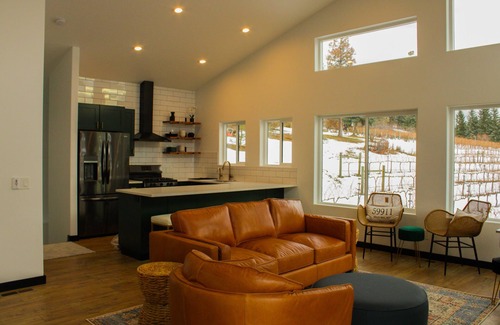 Bigfork Casa | EV Charger, Vineyard, Championship Golf Course all with a Beautiful Water View!