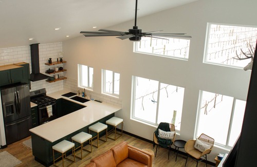 Bigfork Casa | EV Charger, Vineyard, Championship Golf Course all with a Beautiful Water View!