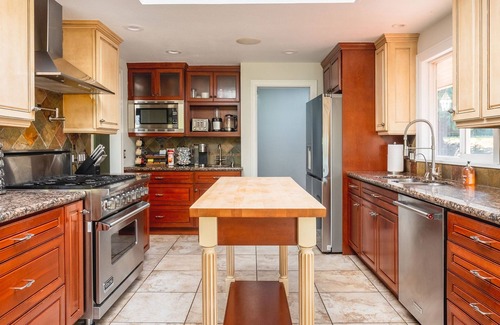 Viewpoint Casa | EV Charger Walk to Lake/ Minutes from Marymoor/Downtown/Seattle