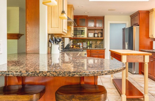 Viewpoint Casa | EV Charger Walk to Lake/ Minutes from Marymoor/Downtown/Seattle