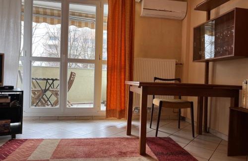 Meylan Apartamento | #EV Le Taillat T3 for 4 in Meylan with Terrace