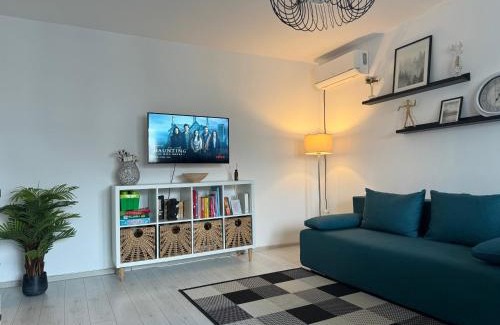 Bucharest Apartamento | Evan Cozy Flat with balcony & parking, 13 September