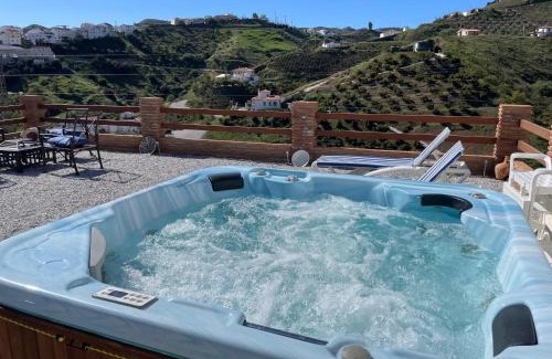 El Borge Chalet De Esquí | Evans Realty BQ Casa Vallejo & Jacuzzi & BBQ & Vistas