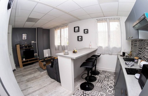 Pin - Vert Galant Apartamento | Evasion & Confort : 24h of Le Mans at 1km Discover our charming studio