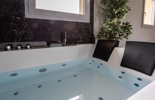 Plessis-le-Roi Apartamento | Evasion romantique avec jacuzzi