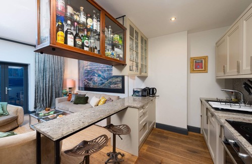 Weavers Apartamento | Evelyn | 3BR Luxury Garden Home | Brick Lane & Shoreditch