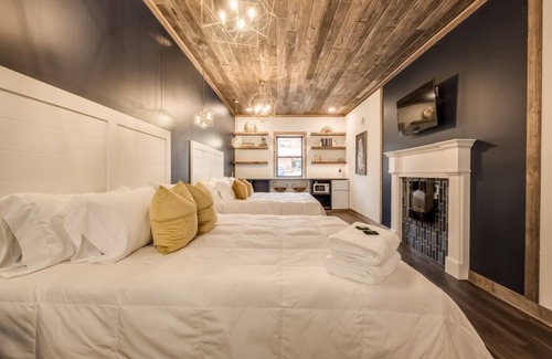 Prescott Casa | Event-Approved | Sleeps 14 | 6 Private Suites w/Bathrooms