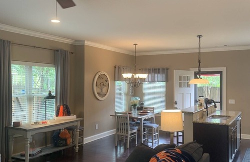 Auburn Condominio | Event Day Condo 5 blocks to Auburn stadium/arena