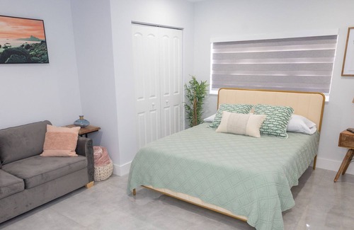 Tamiami Casa | Ever After Retreat - 5 min from Kendall Hospital