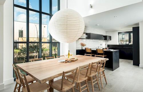 Holworth Casa | Everdene OI14 Lakeside Property with Hot Tub at Silverlake Dorset