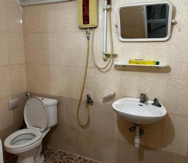 Mittakpheap Hotel | Everest Restaurant and Guest House