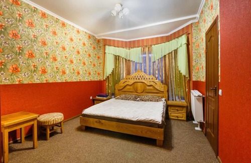 Kosuv Stary Hotel | Everest