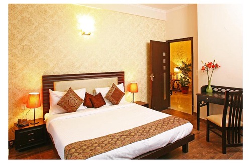 Vasant Kunj Apartamento | Evergreen 2BHK Service Apartment Vasant Kunj Fortis ILBS