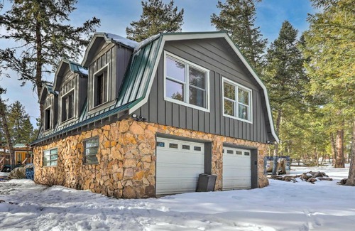 Evergreen Meadows Apartamento | Evergreen Apt with Deck, Fire Pit and Gas Stove!