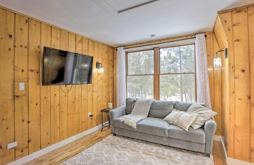 Evergreen Meadows Apartamento | Evergreen Apt with Deck, Fire Pit and Gas Stove!