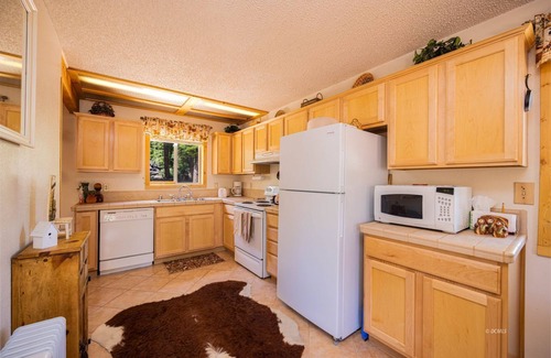 Meadow View Heights Cabina | Evergreen Escapes Cabin surrounded by Dixie National Forest