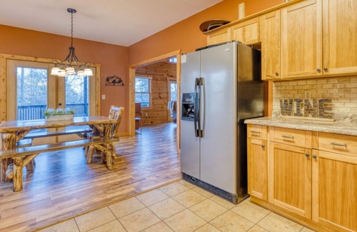 My Mountain Cabina | *Evergreen Family Retreat* HotTub~Games~Arcades