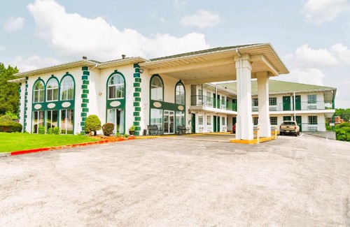 Branson Theater District Hotel | Evergreen Inn