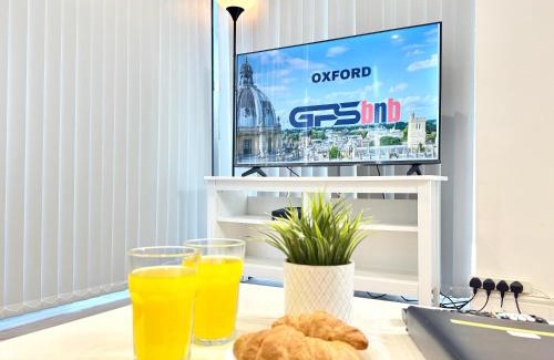 Kidlington Apartamento | Evergreen Lodge - Two Bed Lux Flat - Parking, Garden, Patio, WIFI, Netflix - Close to Blenheim Palace & Oxford - F3