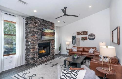 Blowing Rock Casa | Evergreen on Main