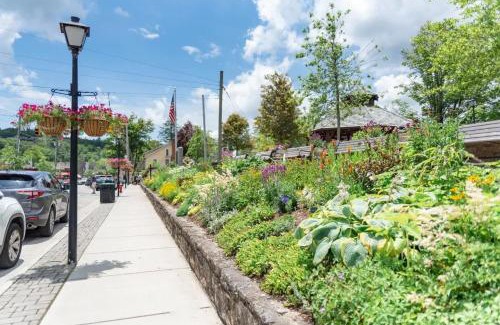 Blowing Rock Casa | Evergreen on Main