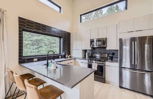 Evergreen Meadows Casa | Evergreen's Modern Cabin. 20Acres/Seclusion/Creek!