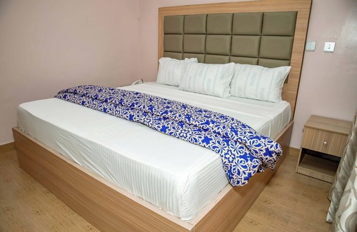 Ofin Hotel | Everland Hotel and Suites