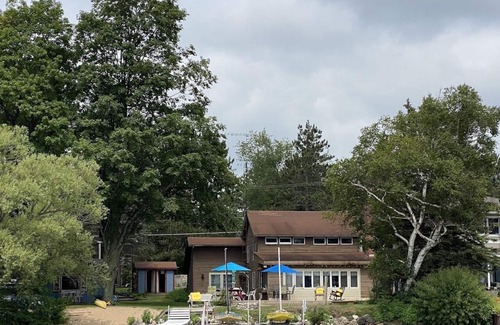 Bear Lake Casa | Every season home. Snow to summer's glow. A lakeside delight. Feels just right.