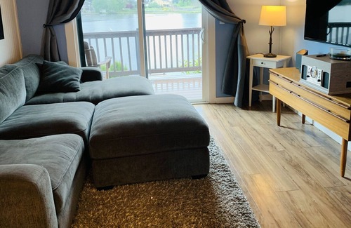 Bonney Lake Cabina | Everyone needs Lake time