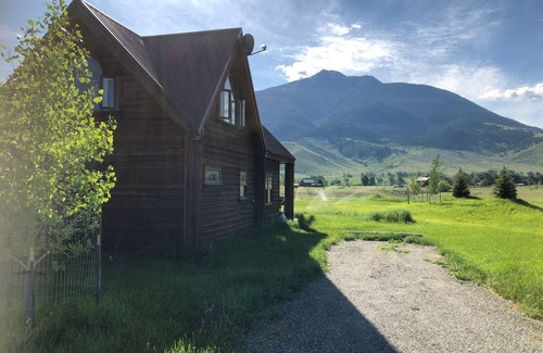 Livingston Casa | ¡El famoso Golden Grizzly Cabin / certificado de regalo gratis!*