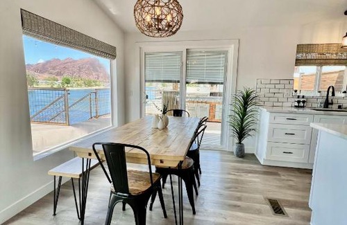Parker Strip Casa | Everything & More at River Front 95! Dock, Bar