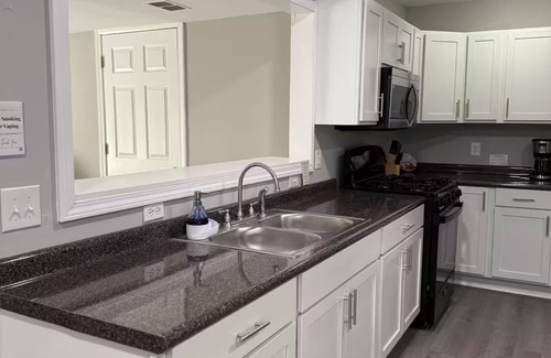 Woodfield Casa | Everything new!! 1 min to Ft Jackson