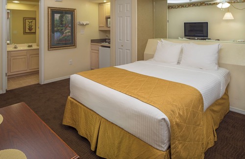 Table Rock Hotel | Everything You Need For The Perfect Vacation! Pool, Near New Shanghai Theatre