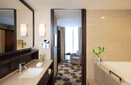 Downtown Chicago Hotel | Everything You Need For The Perfect Vacation! 2 Modern Units, Pets are Welcome!