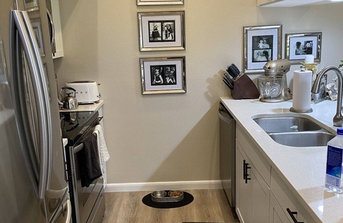 The Meadows Condominio | Everything you need in one place! And a sense of privacy.
