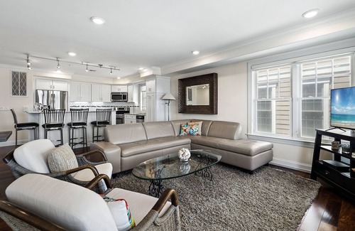 Bradley Beach Condominio | Everything You Want for Your Oceanfront Getaway!
