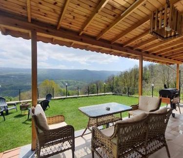 Golcuk Chalet De Esquí | Eviniz rahatlığında, eşsiz doğa manzaralı dağ evi