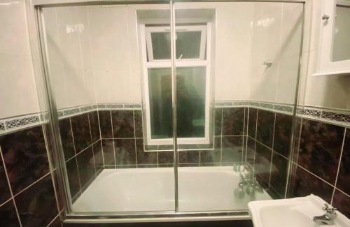 Gravesend Apartamento | Evo Green Gravesend 2 bed Apartment, 2 mins Station, Town Centre