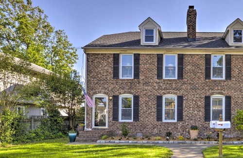 Chic's Beach Casa | Evolve High-End Home on Lake 1 Block to Coast!