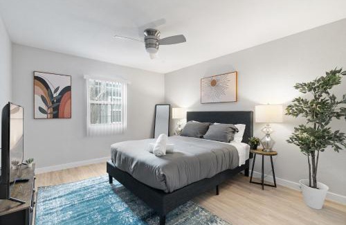 St. Johns Apartamento | Evonify Stays - Highland - Stylish Furnished Apartments
