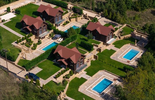 Karpenisi Apartamento | Evritos Villas & Suites with pool