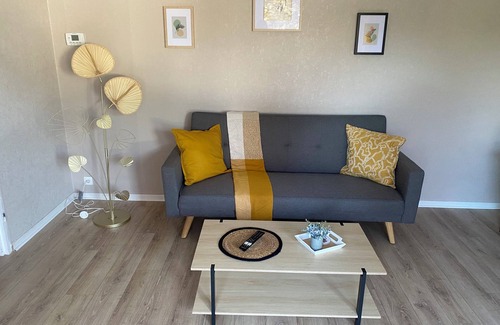 Les Aunettes Apartamento | Evry Moon. 70m2, 2 Chambres, Parking. RER à 10 min à Pieds