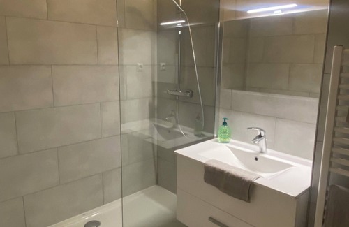 Les Aunettes Apartamento | Evry Moon. 70m2, 2 Chambres, Parking. RER à 10 min à Pieds