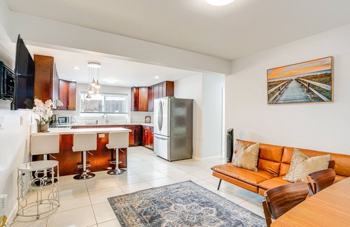Ewa Casa | Ewa Beach Apartment w/ Beach Gear ~ 1 Mi to Ocean!