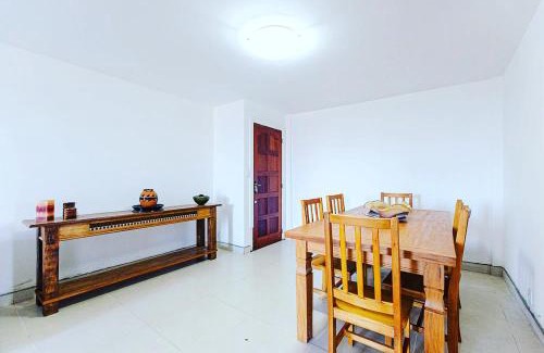 Itauna Apartamento | Excelente apartamento no melhor point de Itaúna a 100 m da praia